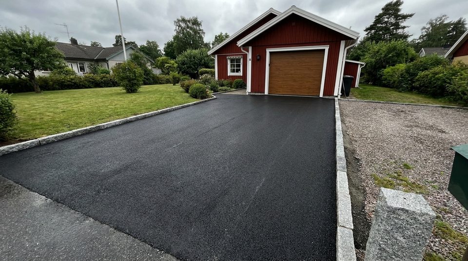 Asfaltering av tillfartsväg